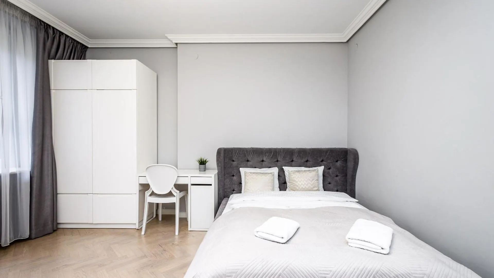 Rentplanet - Studio Krasinskiego Krakau Polen