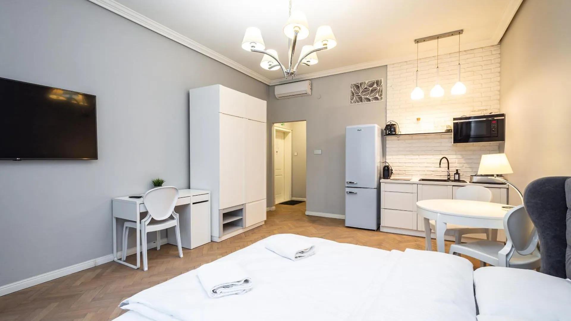 Rentplanet - Studio Krasinskiego Krakau Apartment