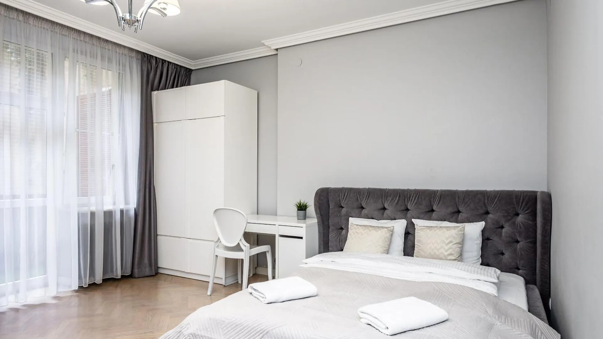 Rentplanet - Studio Krasinskiego Krakow 0*,  Poland